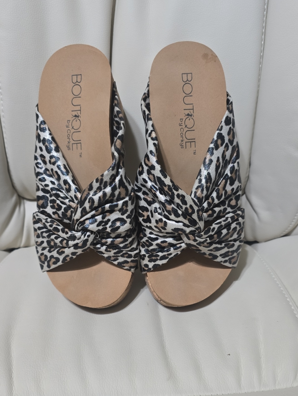 BOUTIQUE by Corkys Leopard Knot Slide Mules - Tan/Black